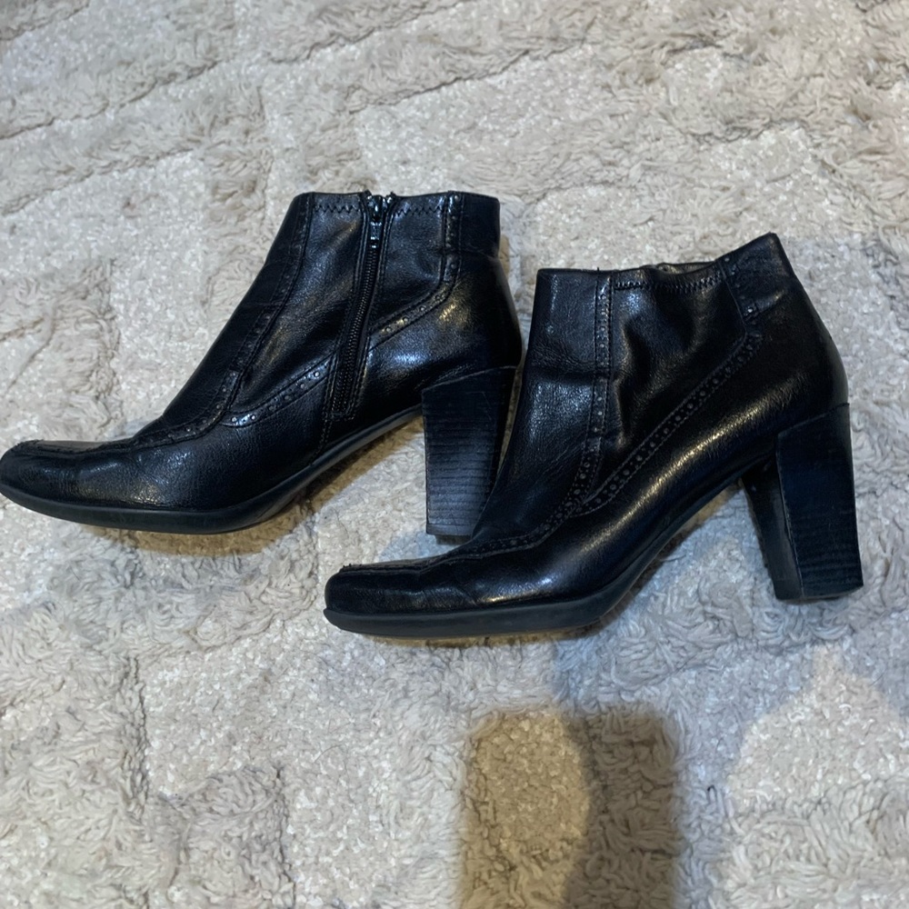 Boots - Picture 2 of 7